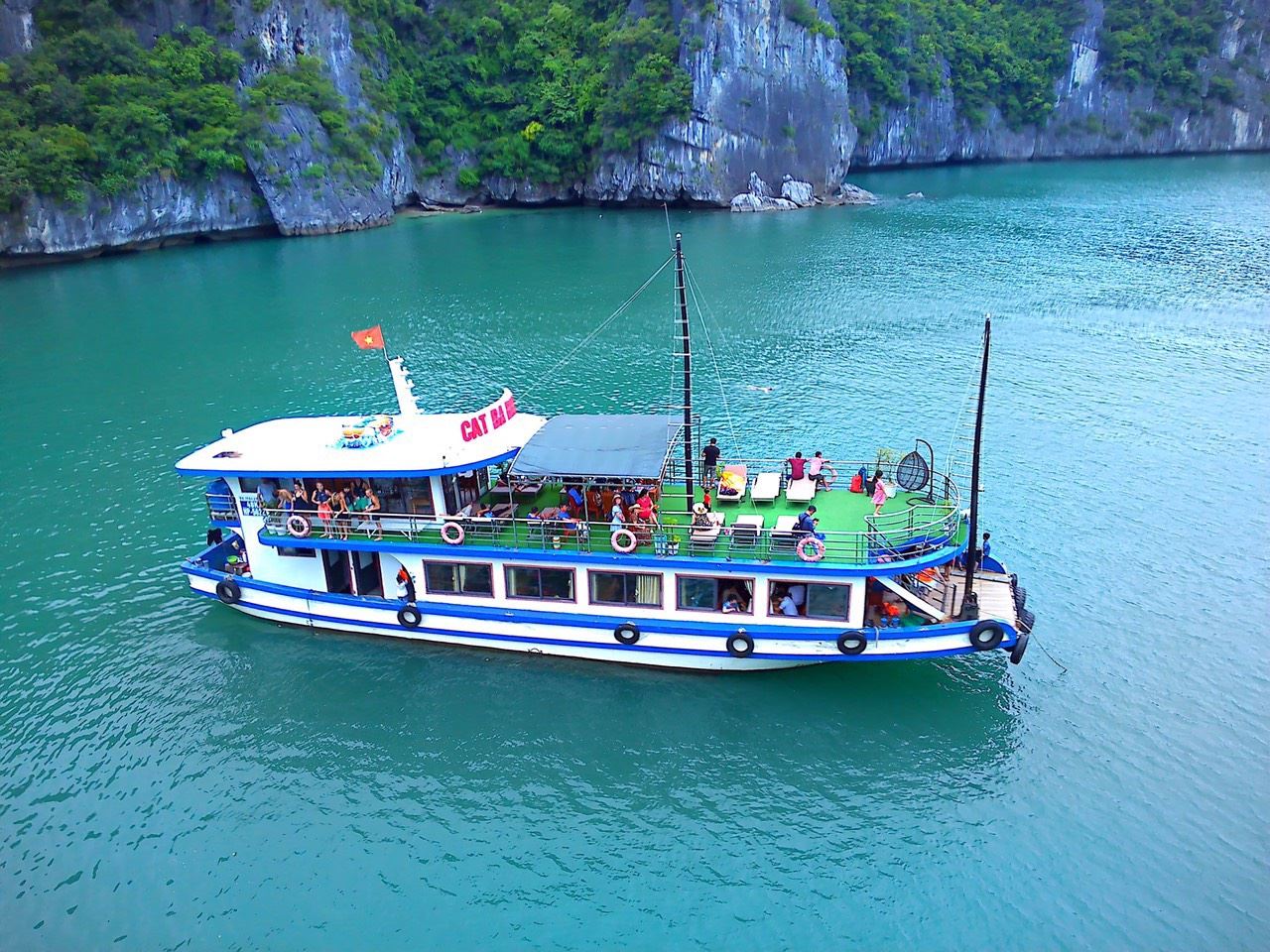 Du thuyền vịnh Lan Hạ, Hang Tối-Hang Sáng, làng du lịch Việt Hải trong ngày
