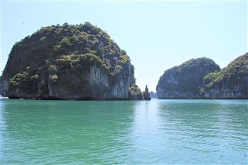 But Day - Buddha peak on Lan Ha Bay