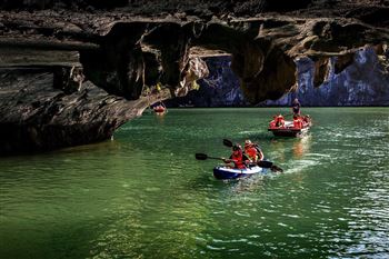 Dark cave - Bright cave Lan Ha Bay