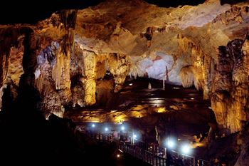 Thien Long Cave
