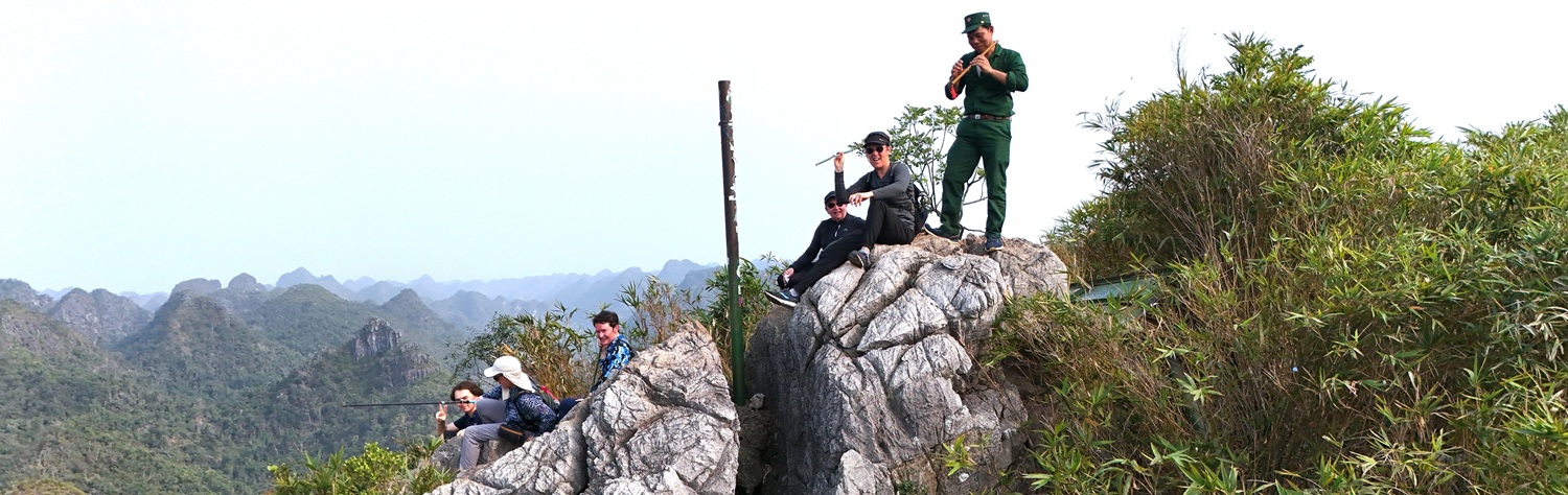 Music on Ngu Lam peak